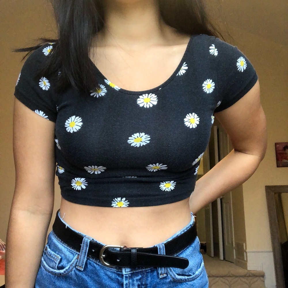 Brandy Melville Daisies Shirt